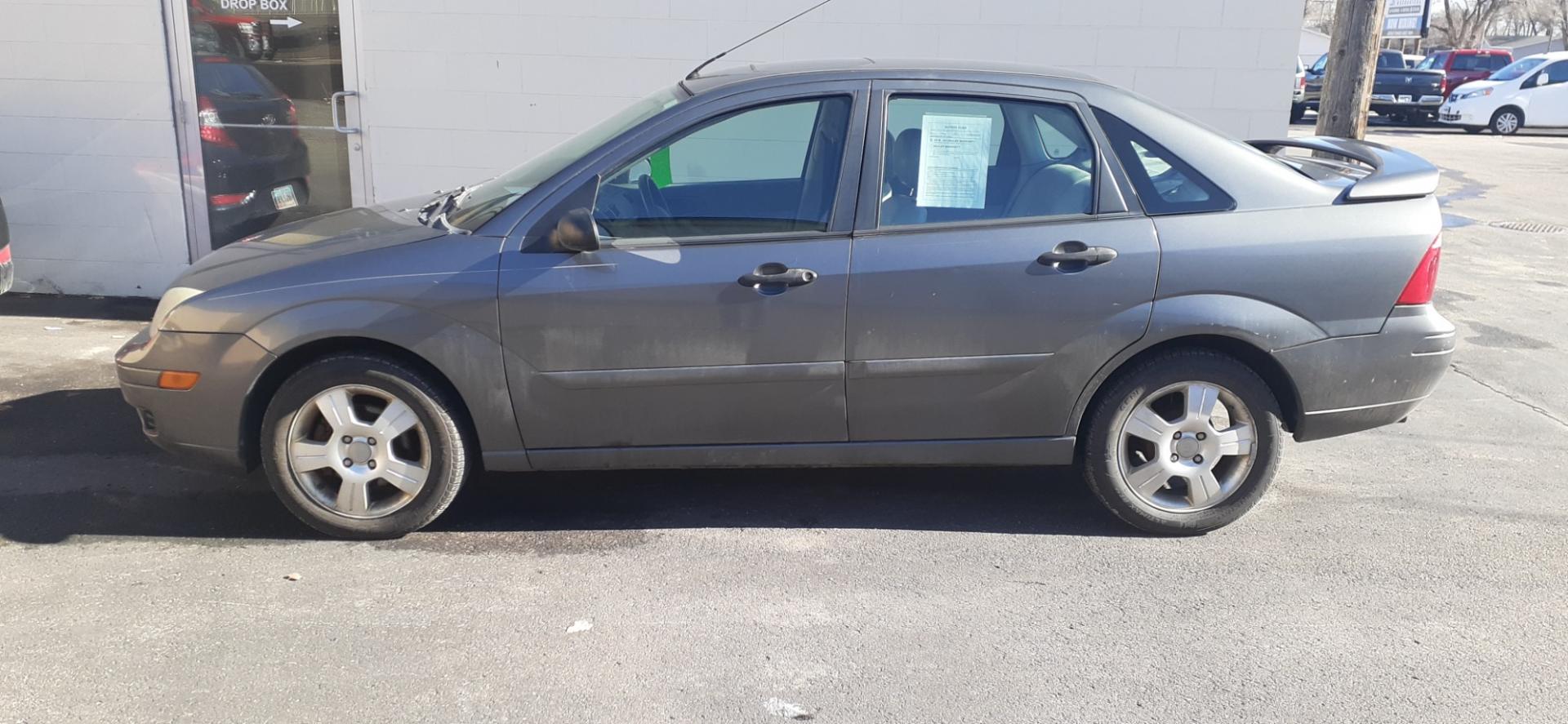 2005 Ford Focus ZX4 S (1FAFP34N15W) with an 2.0L L4 DOHC 16V engine, located at 2015 Cambell Street, Rapid City, SD, 57701, (605) 342-8326, 44.066433, -103.191772 - CARFAX AVAILABLE - Photo#0